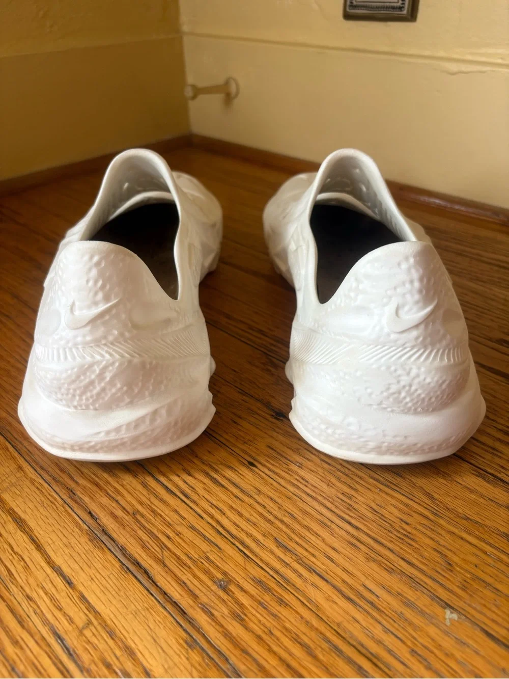 NIKE IPSA Universal Natural Slip On Shoes US Size 12